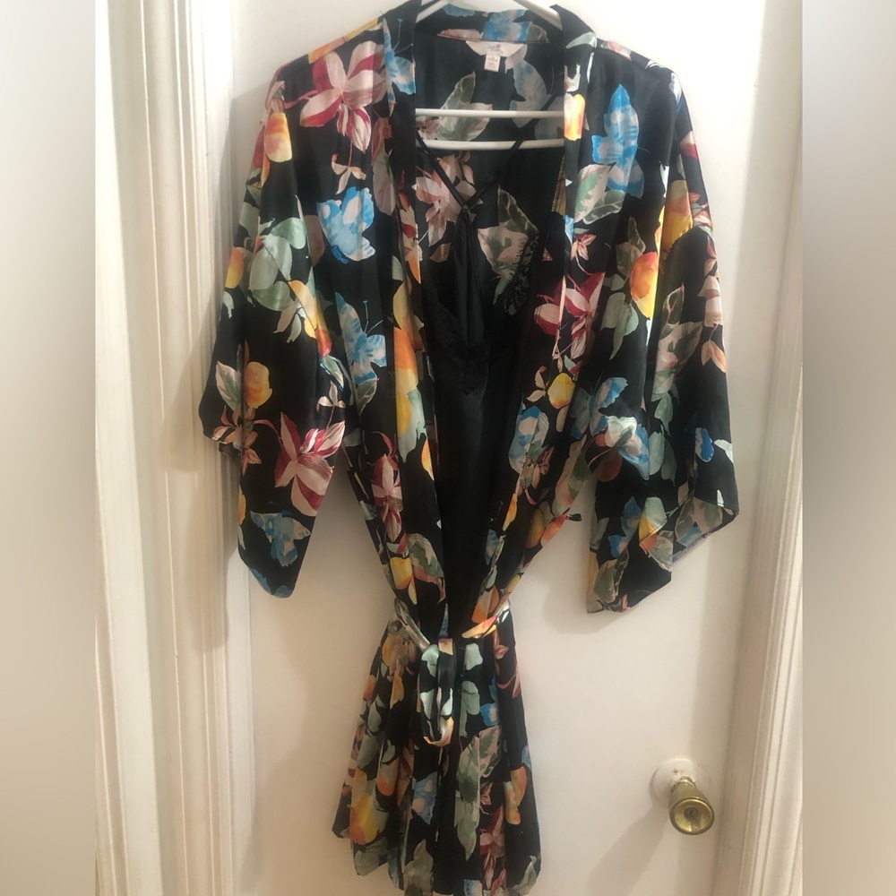 Secret Treasures Floral Kimono Robe & Black Satin Slip Dress Set - Picture 6 of 8